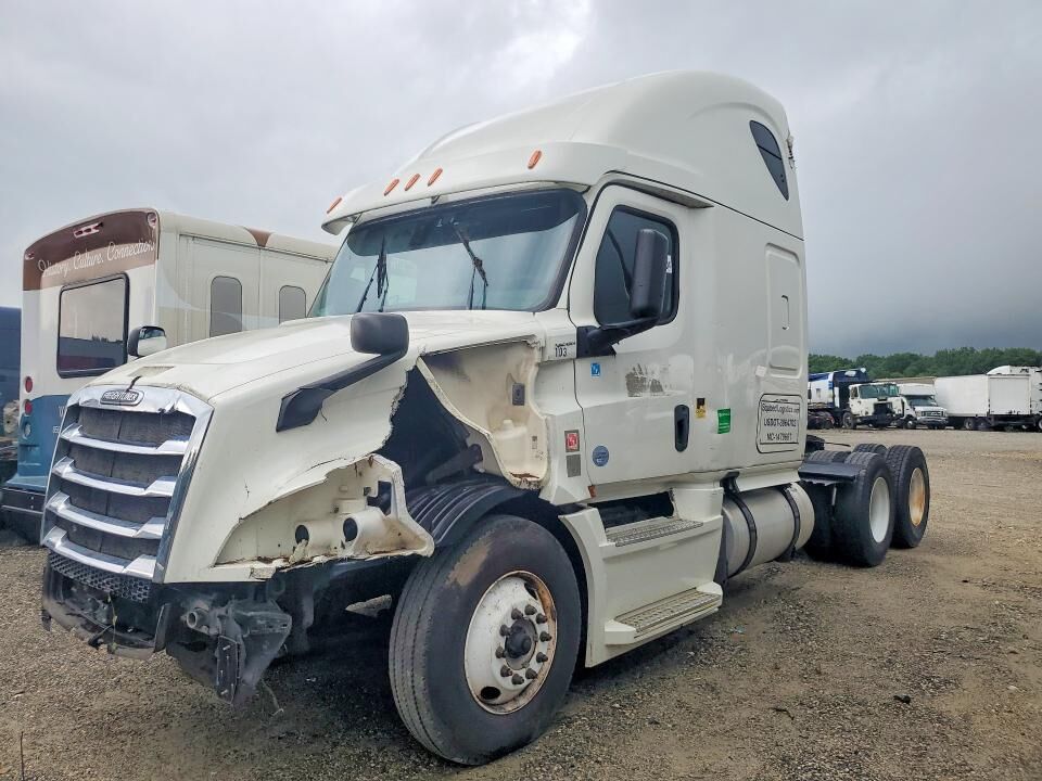 2018 FREIGHTLINER New Cascadia 126" Sleepercab