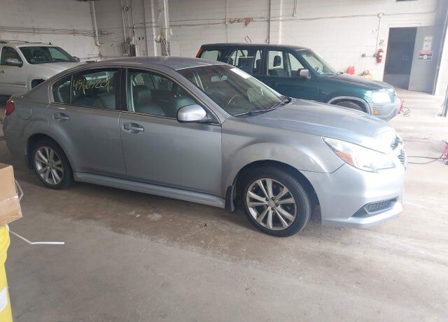 2013 SUBARU Legacy