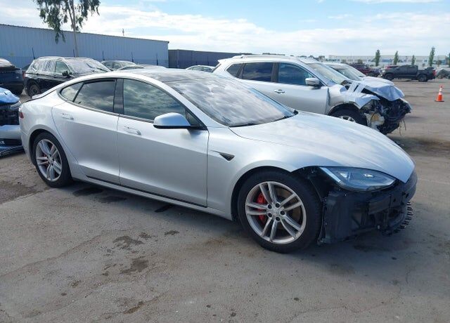 2015 TESLA Model S