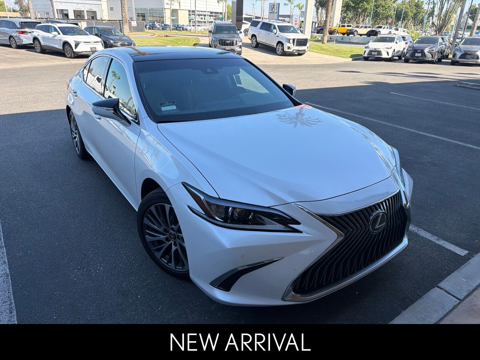 2021 LEXUS ES