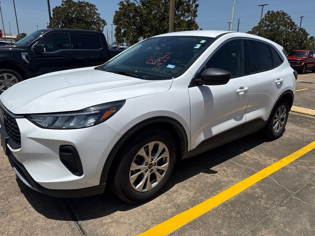 2023 FORD Escape