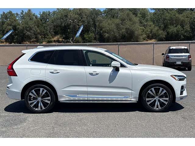 2022 VOLVO XC60