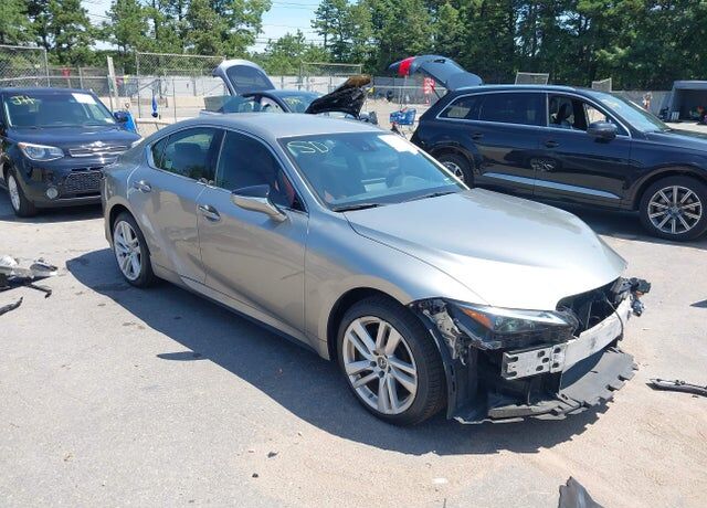 2021 LEXUS IS