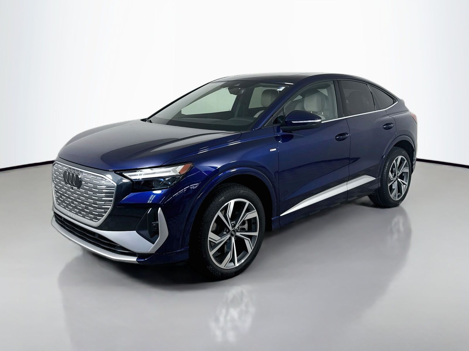 2023 AUDI Q4