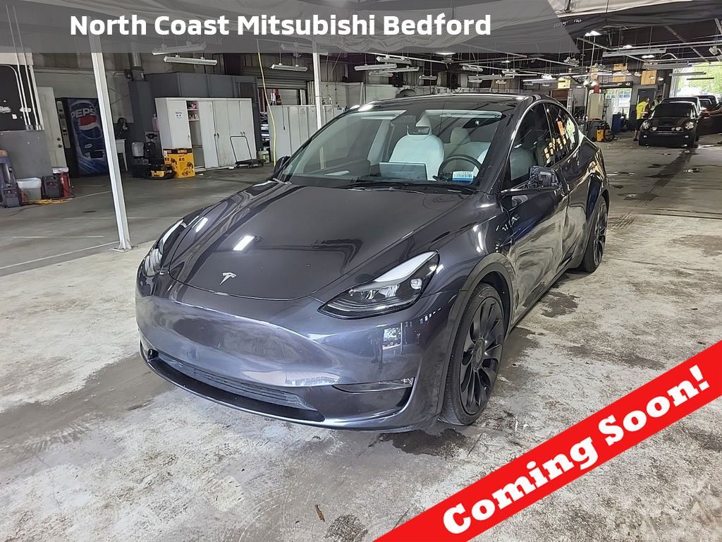 2025 TESLA Model Y