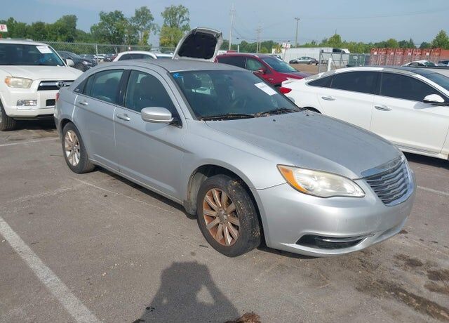 2012 CHRYSLER 200