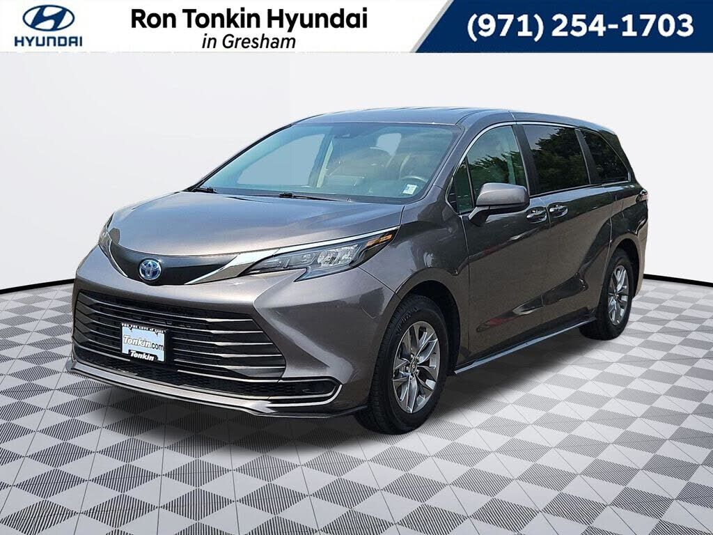 2024 TOYOTA Sienna
