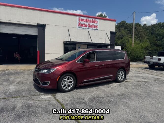 2017 CHRYSLER Pacifica