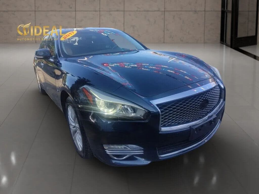 2017 INFINITI Q70L