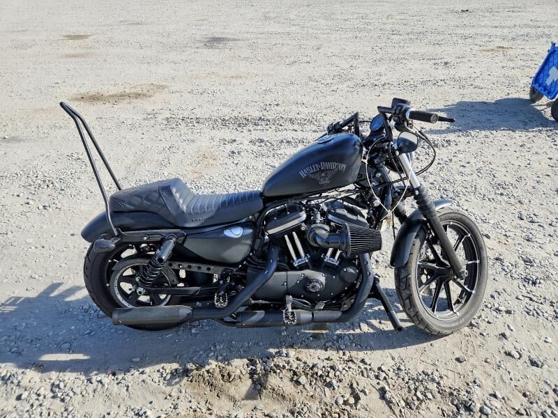 2022 HARLEY DAVIDSON Iron 883