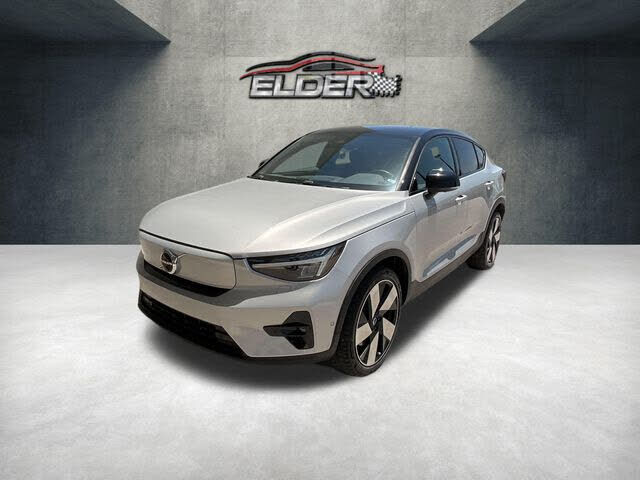 2022 VOLVO C40