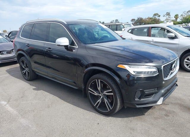 2017 VOLVO XC90