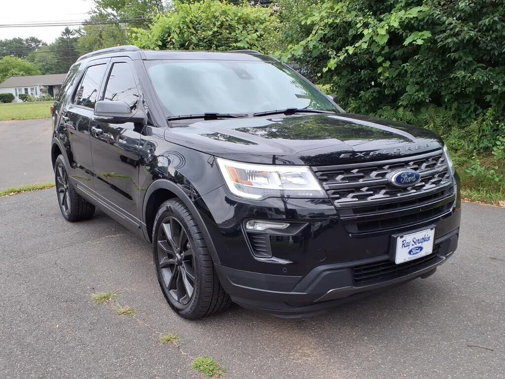 2018 FORD Explorer