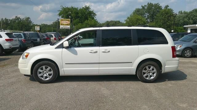 2010 CHRYSLER Town and Country