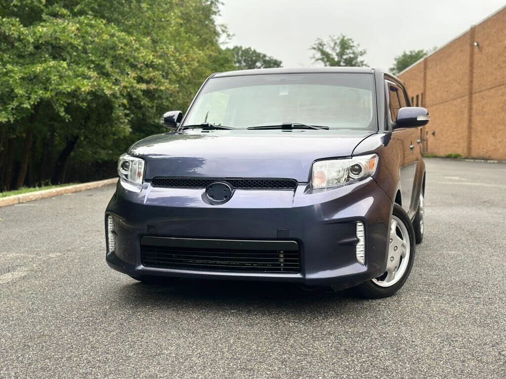 2011 TOYOTA SCION