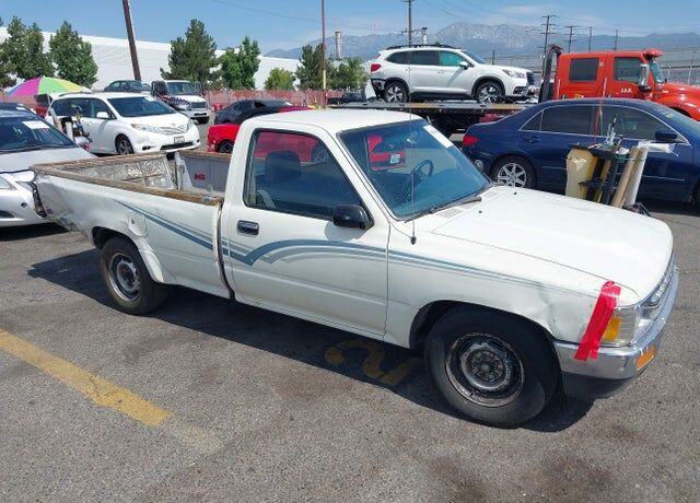 1989 TOYOTA Pick-Up