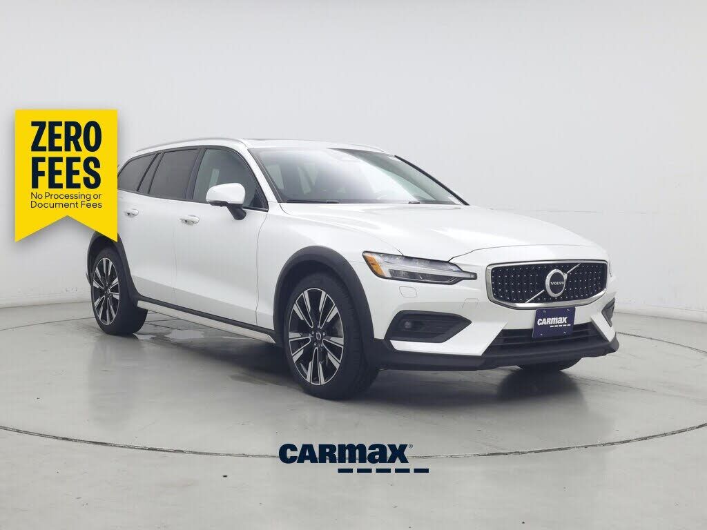 2023 VOLVO V60CC