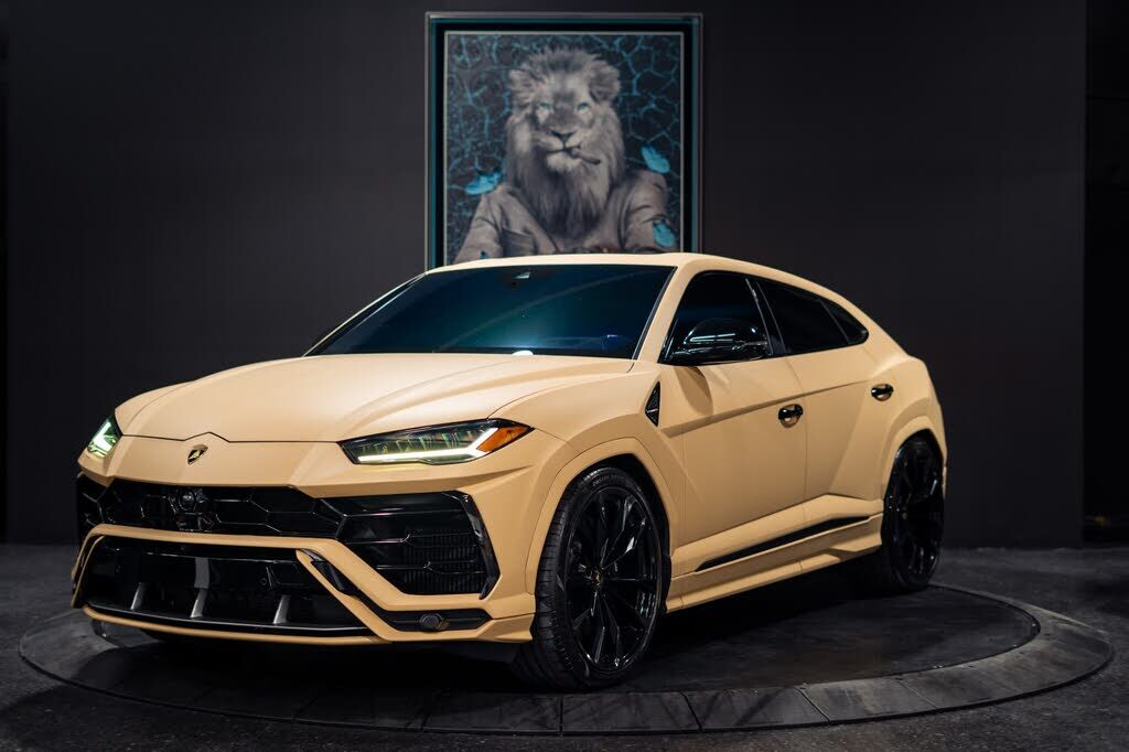 2020 LAMBORGHINI URUS