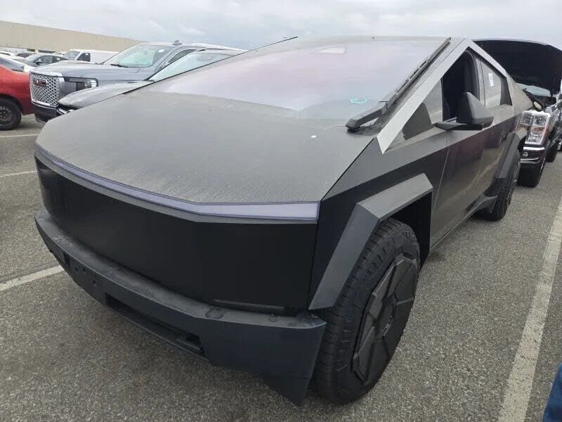 2024 TESLA Cybertruck
