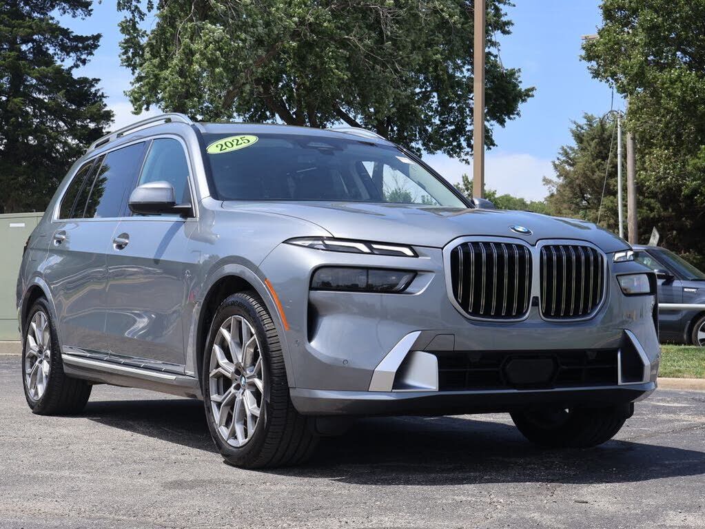 2025 BMW X7