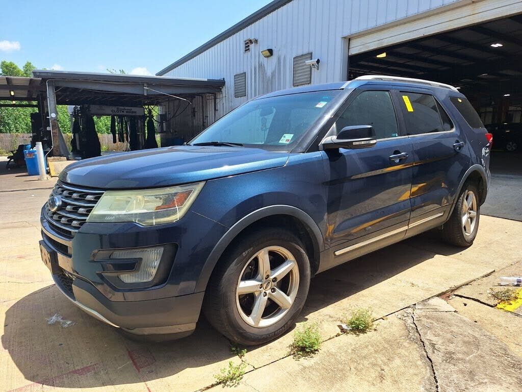 2016 FORD Explorer