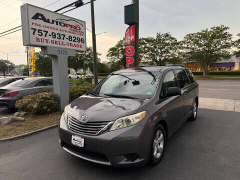 2011 TOYOTA Sienna