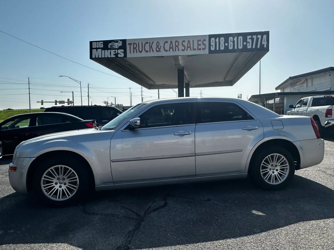 2010 CHRYSLER 300