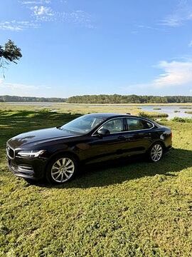 2017 VOLVO S90