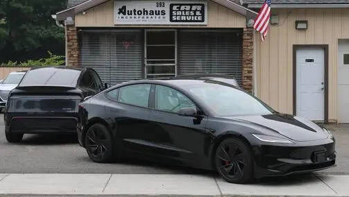 2024 TESLA Model 3