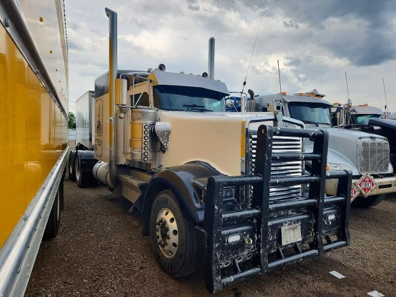 2000 KENWORTH W900