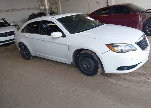 2014 CHRYSLER 200