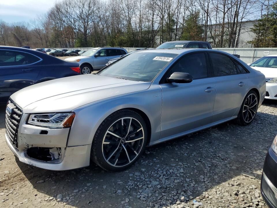 2017 AUDI S8