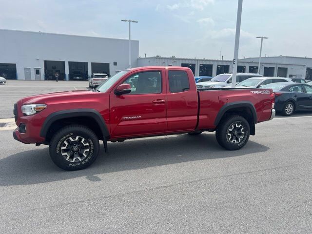 2017 TOYOTA Tacoma