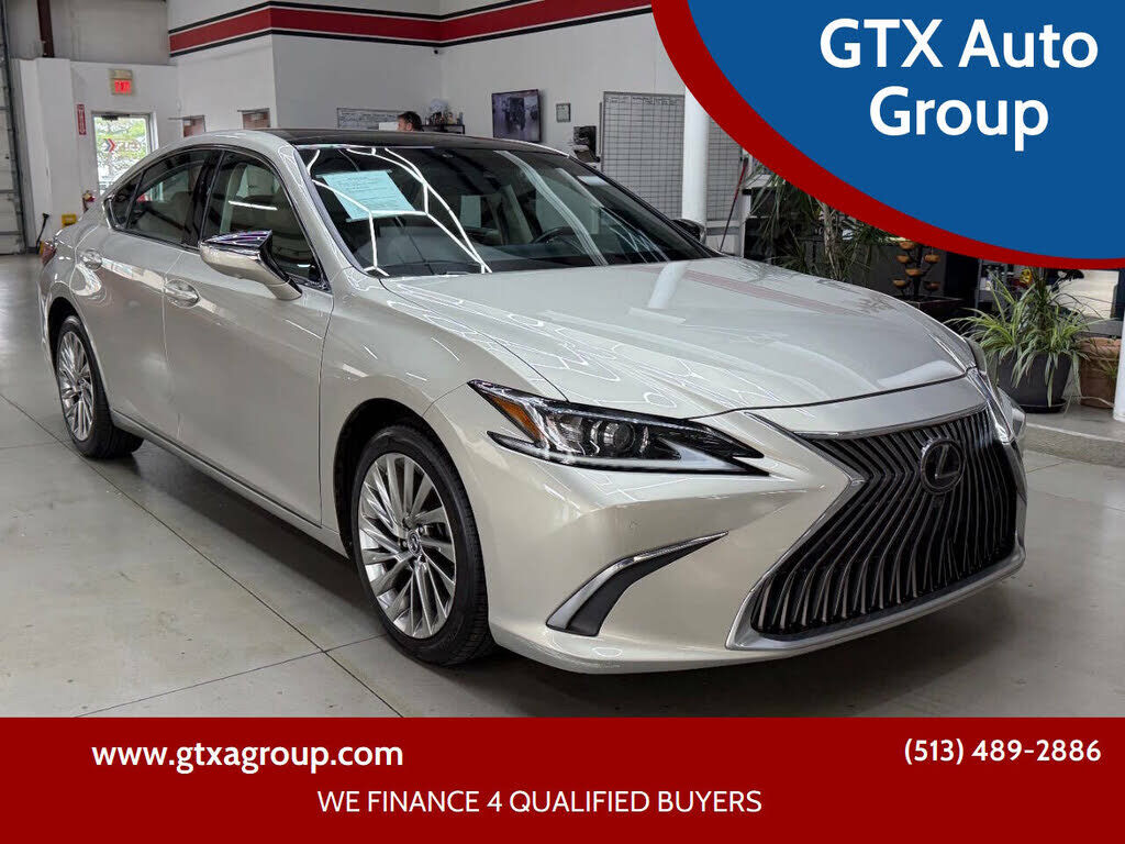 2019 LEXUS ES