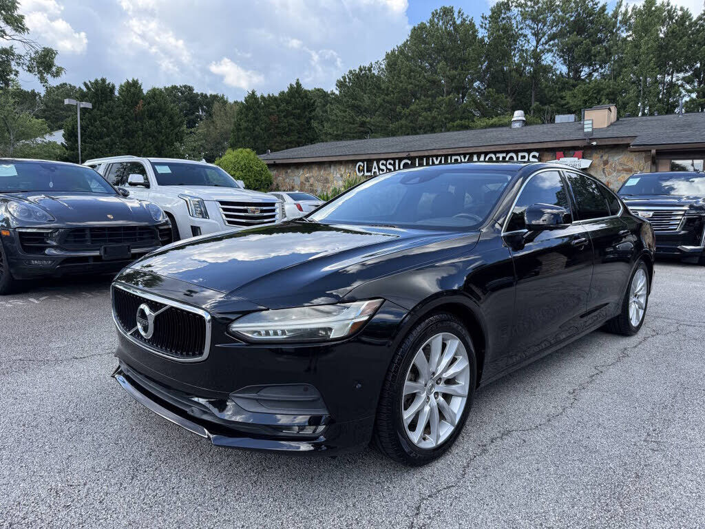 2017 VOLVO S90