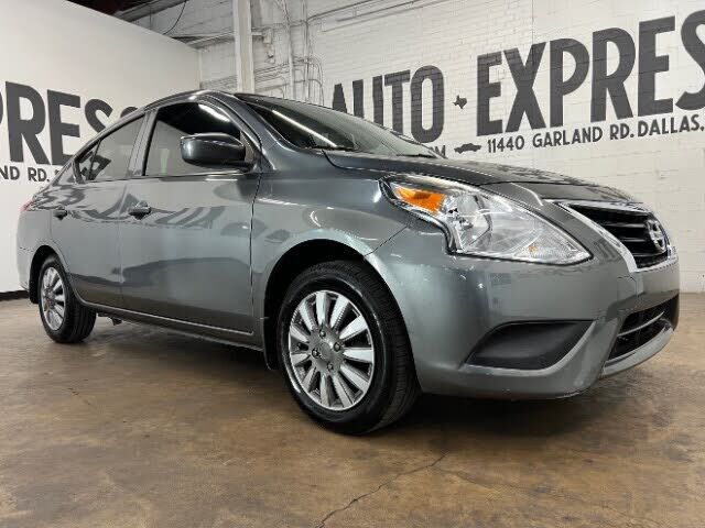 2016 NISSAN Versa