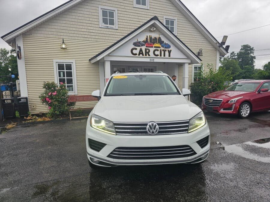 2015 VOLKSWAGEN Touareg