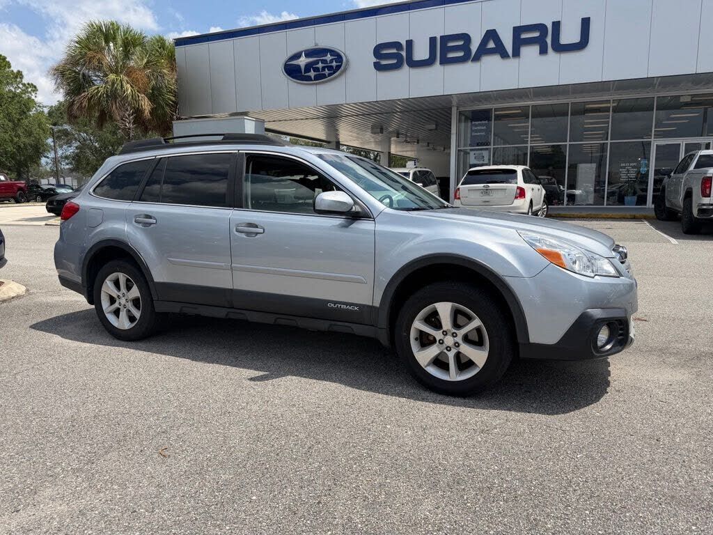 2013 SUBARU Outback