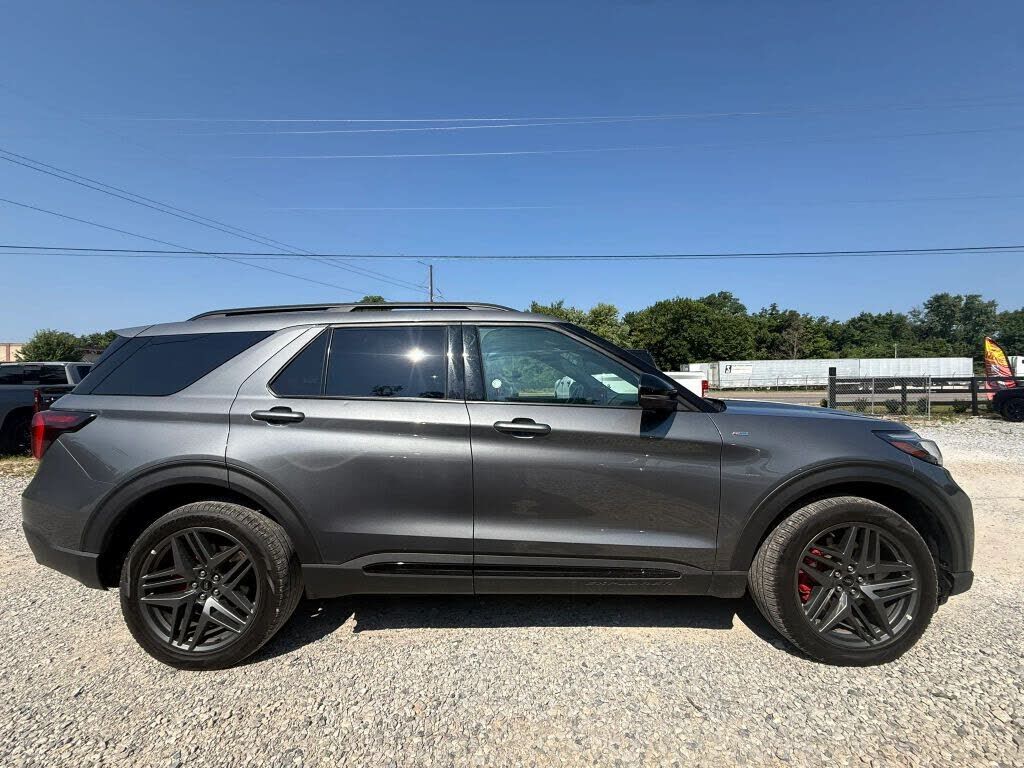 2025 FORD Explorer