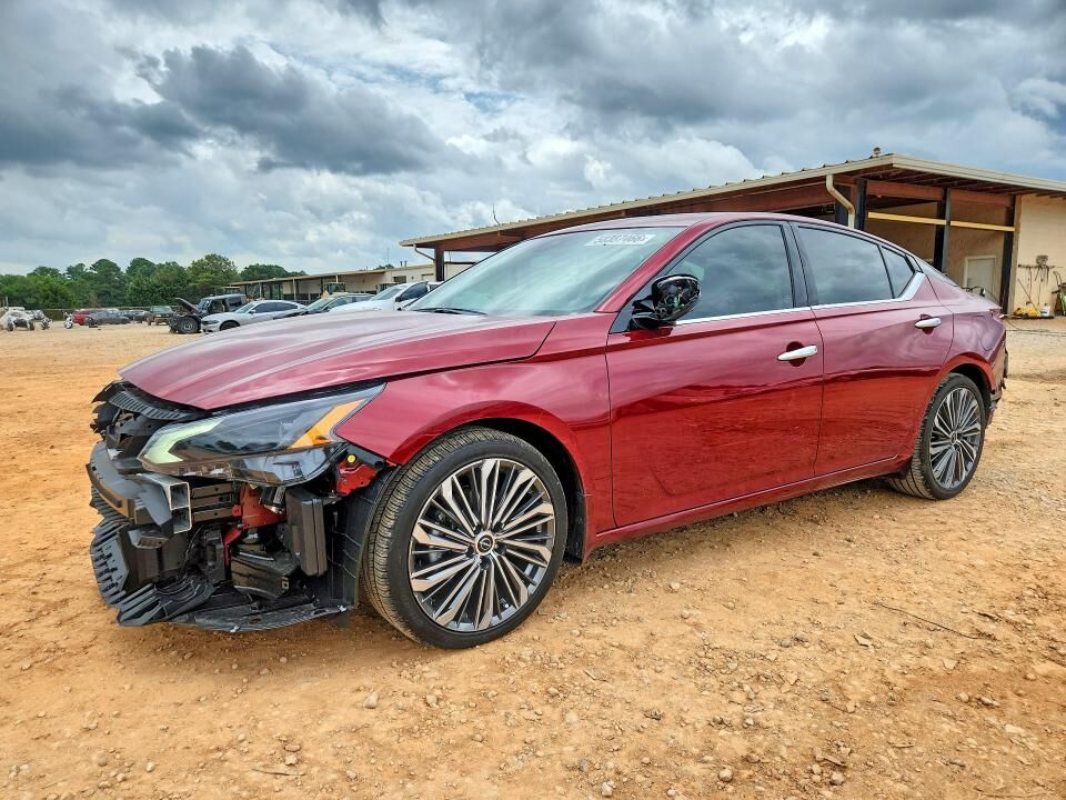 2025 NISSAN Altima