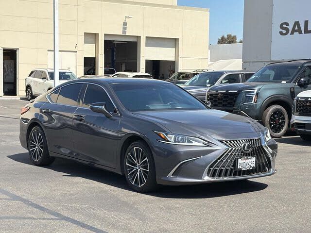 2022 LEXUS ES