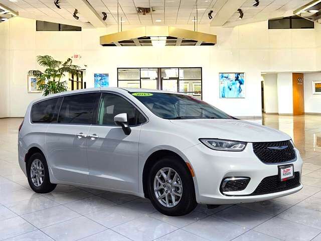 2023 CHRYSLER Pacifica