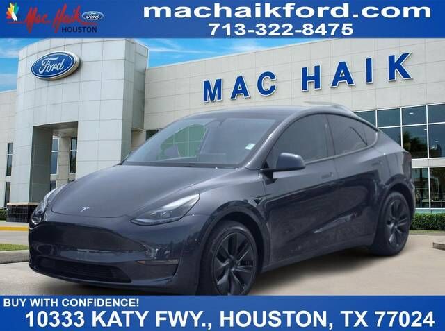 2025 TESLA Model Y