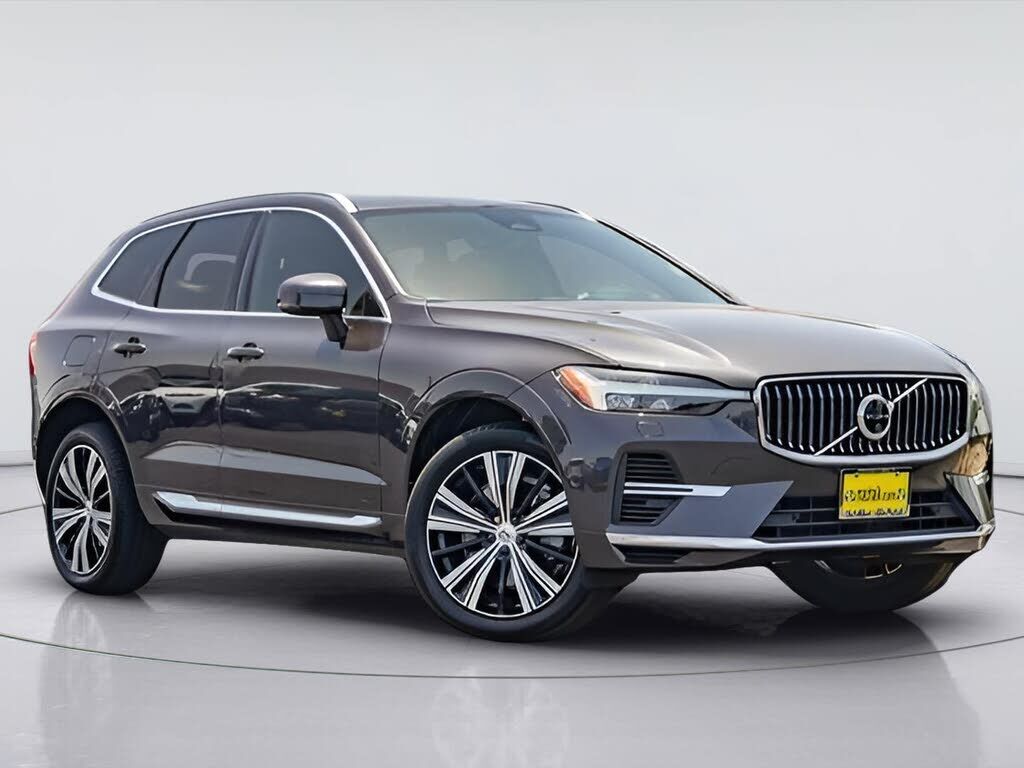 2022 VOLVO XC60