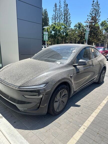 2026 TESLA Model Y