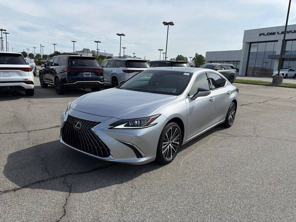 2025 LEXUS ES