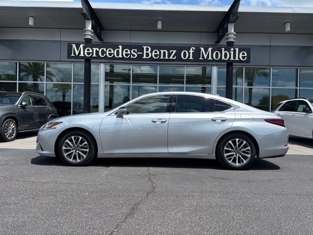 2022 LEXUS ES