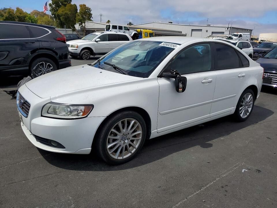 2010 VOLVO S40