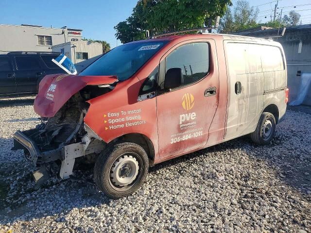 2015 NISSAN NV200