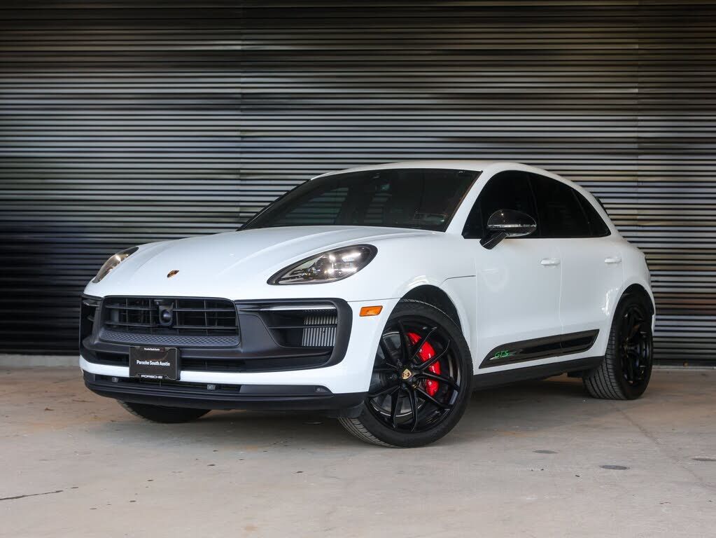 2023 PORSCHE Macan